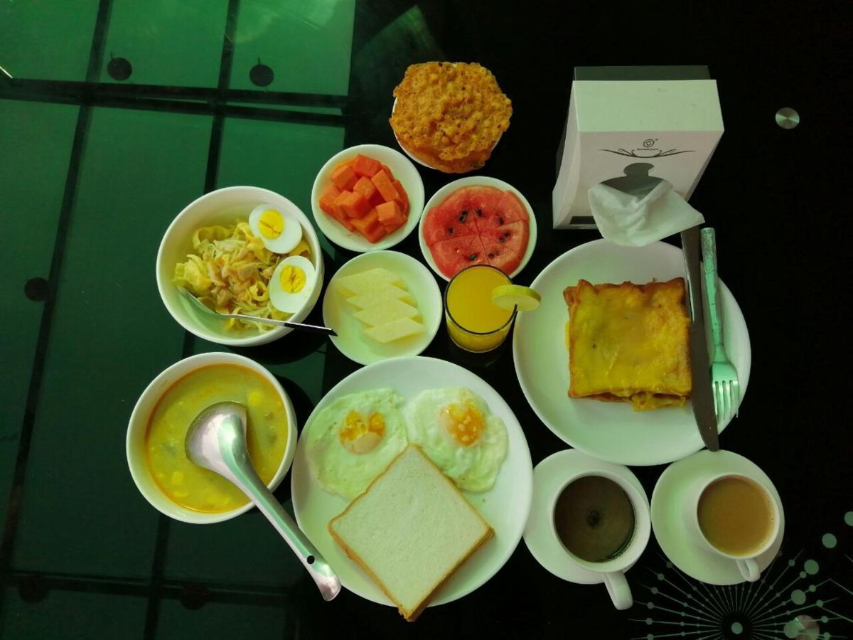 Golden Gate China Town Hotel Yangon Ngoại thất bức ảnh
