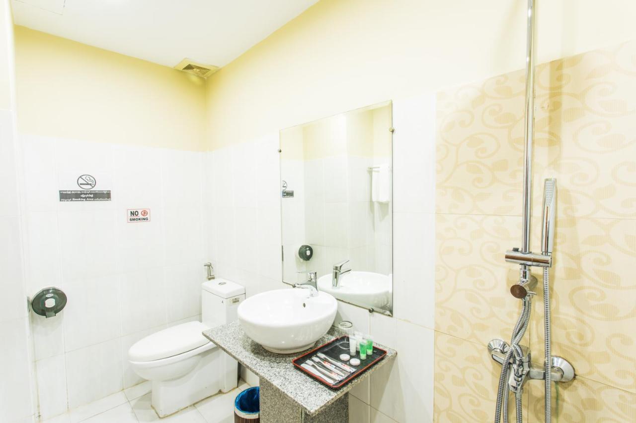 Golden Gate China Town Hotel Yangon Ngoại thất bức ảnh