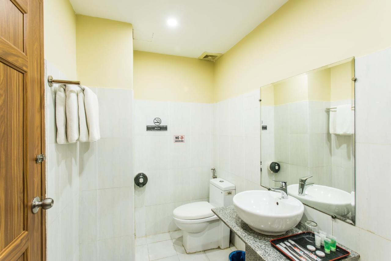 Golden Gate China Town Hotel Yangon Ngoại thất bức ảnh